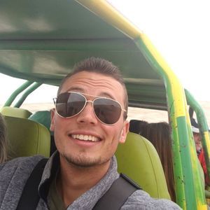 Meet your Posher, Taylor